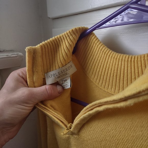 Yellow turtle neck sweater - Picture 1 of 3